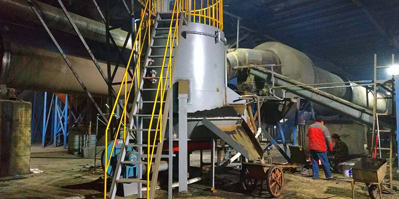 Sludge pyrolysis gasification treatment