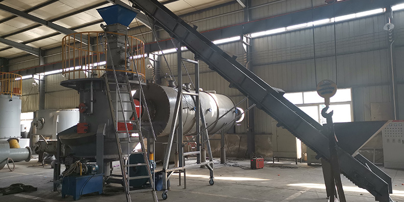 Sludge pyrolysis gasification treatment